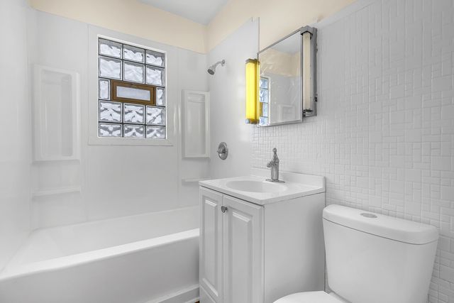 2727 Birch Avenue, Whiting, IN 46394