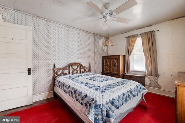 129 W LAUGHEAD AVE, Marcus Hook, PA 19061