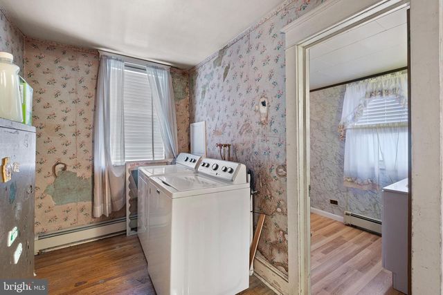 129 W LAUGHEAD AVE, Marcus Hook, PA 19061