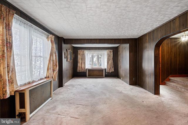 129 W LAUGHEAD AVE, Marcus Hook, PA 19061