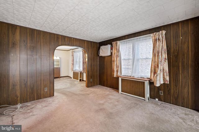 129 W LAUGHEAD AVE, Marcus Hook, PA 19061