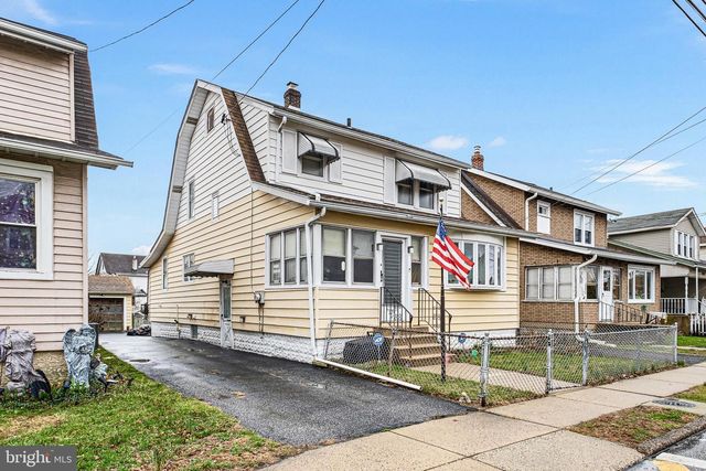 129 W LAUGHEAD AVE, Marcus Hook, PA 19061