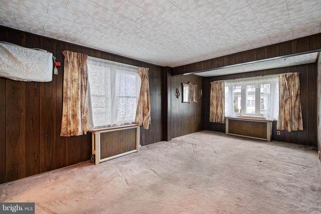 129 W LAUGHEAD AVE, Marcus Hook, PA 19061