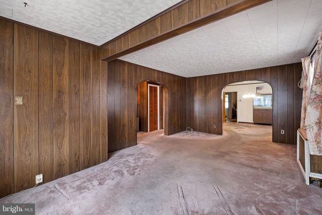 129 W LAUGHEAD AVE, Marcus Hook, PA 19061