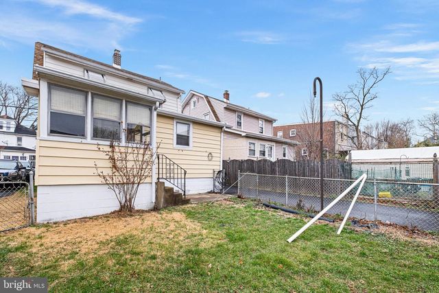 129 W LAUGHEAD AVE, Marcus Hook, PA 19061