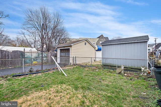 129 W LAUGHEAD AVE, Marcus Hook, PA 19061