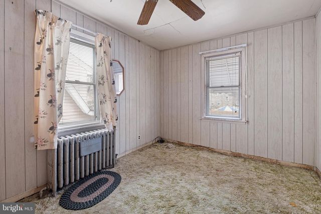 129 W LAUGHEAD AVE, Marcus Hook, PA 19061