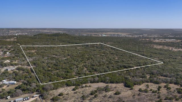 401 Hilltop DR, Burnet, TX 78611