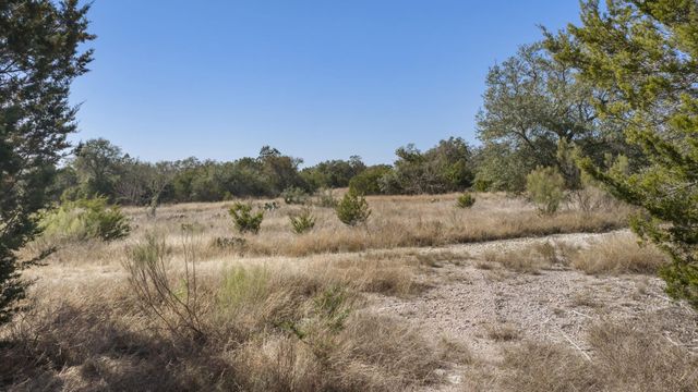 401 Hilltop DR, Burnet, TX 78611