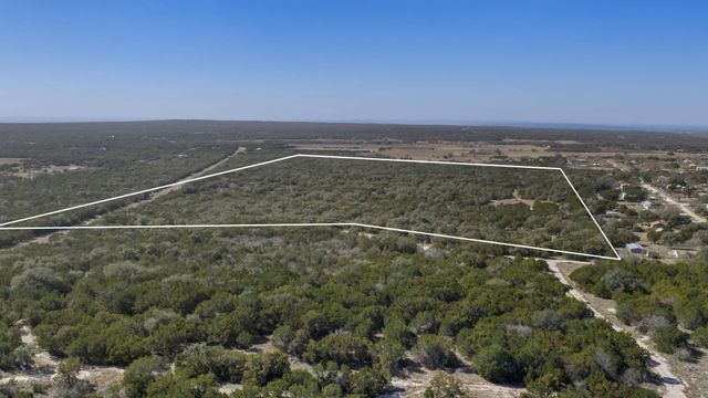 401 Hilltop DR, Burnet, TX 78611