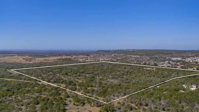 401 Hilltop DR, Burnet, TX 78611