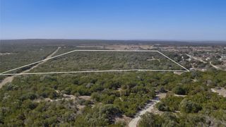 401 Hilltop DR, Burnet, TX 78611