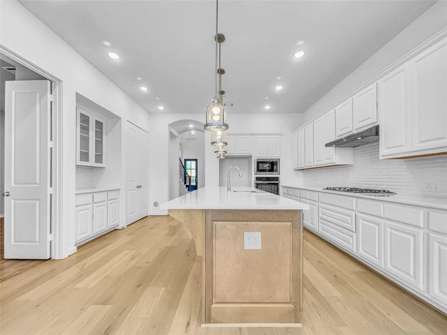 510 Rita Blanca Drive, Webster, TX 77598