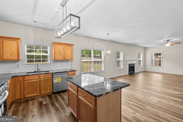 202 Summergate Lane, Villa Rica, GA 30180
