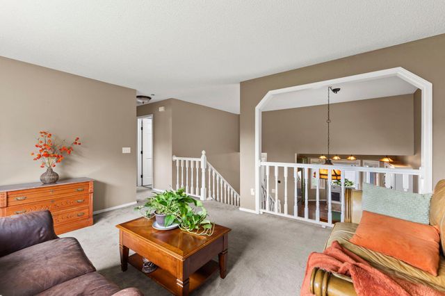 7419 52nd Street N, Oakdale, MN 55128
