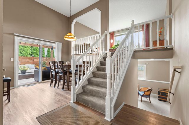 7419 52nd Street N, Oakdale, MN 55128