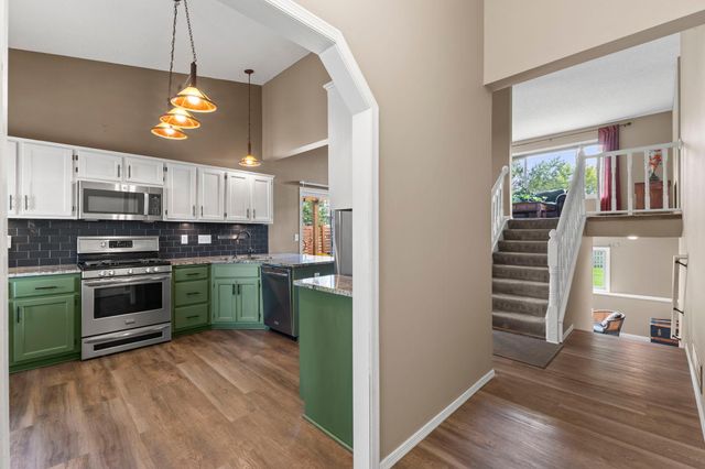 7419 52nd Street N, Oakdale, MN 55128
