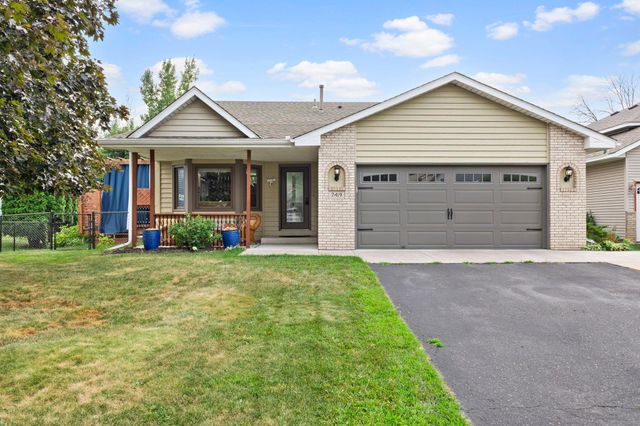 7419 52nd Street N, Oakdale, MN 55128