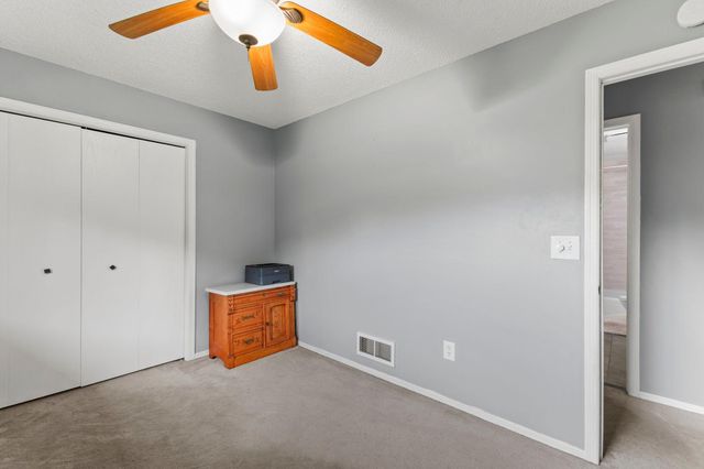 7419 52nd Street N, Oakdale, MN 55128