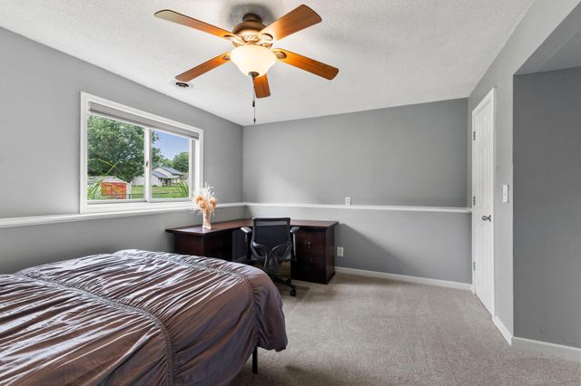 7419 52nd Street N, Oakdale, MN 55128