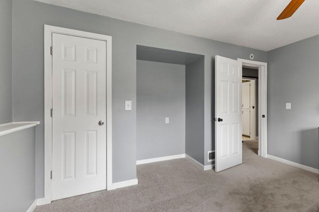 7419 52nd Street N, Oakdale, MN 55128