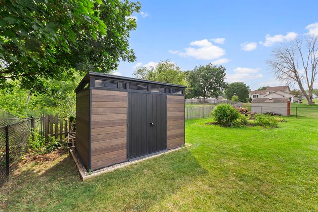 7419 52nd Street N, Oakdale, MN 55128