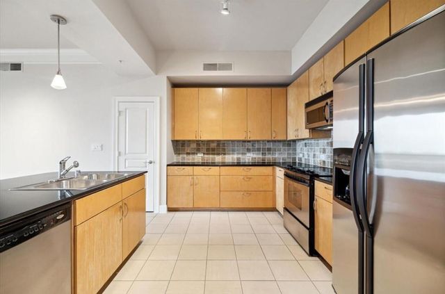 3333 Allen Parkway 1607, Houston, TX 77019