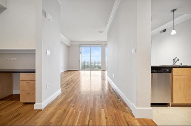 3333 Allen Parkway 1607, Houston, TX 77019