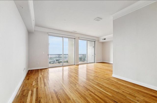 3333 Allen Parkway 1607, Houston, TX 77019