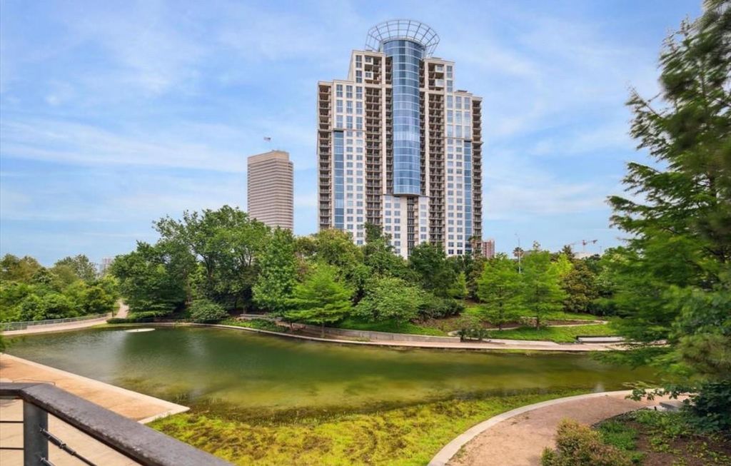 3333 Allen Parkway 1607, Houston, TX 77019