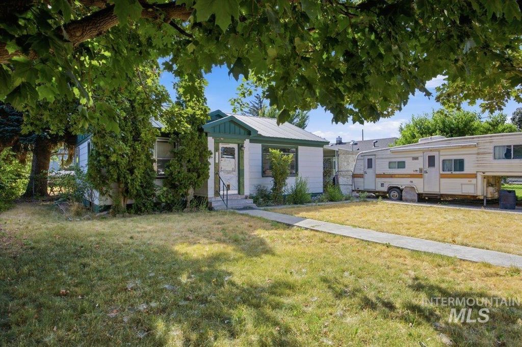 1234 Colorado St, Gooding, ID 83330 photo 1