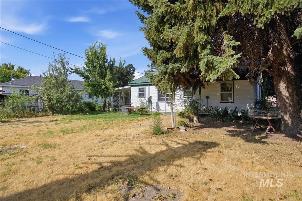 1234 Colorado St, Gooding, ID 83330 photo 4