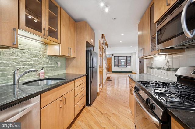 2443 OLIVE ST, Philadelphia, PA 19130