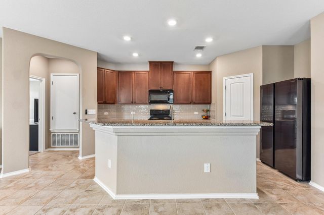 1922 Dragonfly LOOP, Bastrop, TX 78602