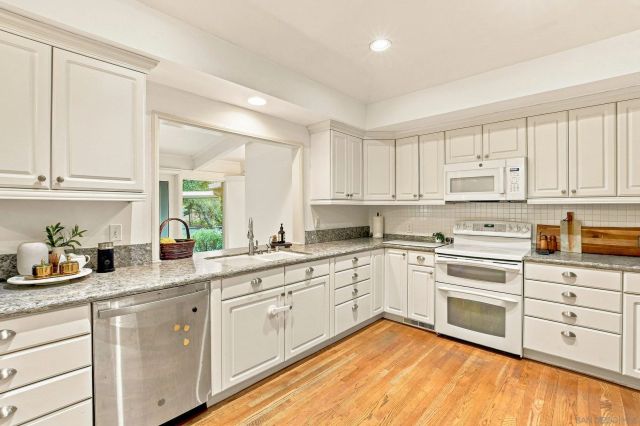 1954 Oak View Rd, Alpine, CA 91901
