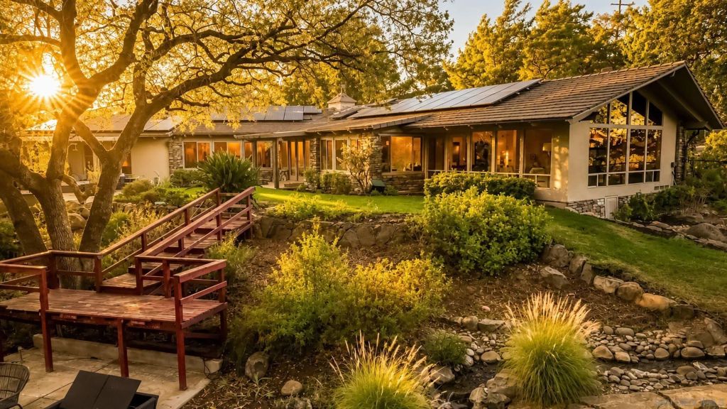 1954 Oak View Rd, Alpine, CA 91901