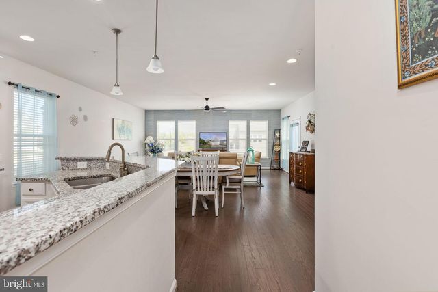 6036 AVERY POINT DR, Fredericksburg, VA 22406