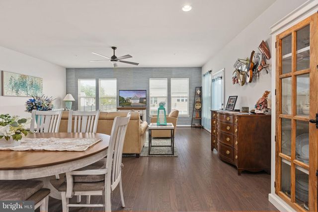 6036 AVERY POINT DR, Fredericksburg, VA 22406