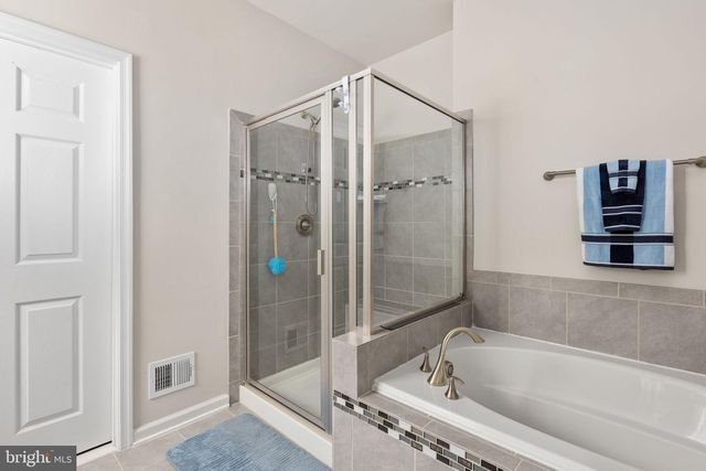 6036 AVERY POINT DR, Fredericksburg, VA 22406
