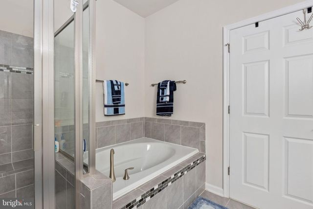 6036 AVERY POINT DR, Fredericksburg, VA 22406