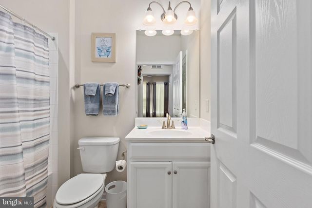 6036 AVERY POINT DR, Fredericksburg, VA 22406