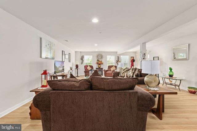 6036 AVERY POINT DR, Fredericksburg, VA 22406