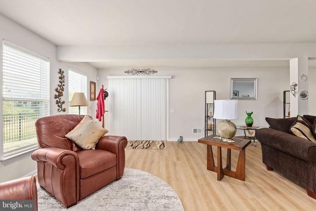 6036 AVERY POINT DR, Fredericksburg, VA 22406