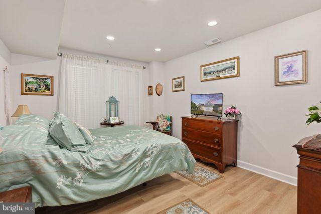 6036 AVERY POINT DR, Fredericksburg, VA 22406