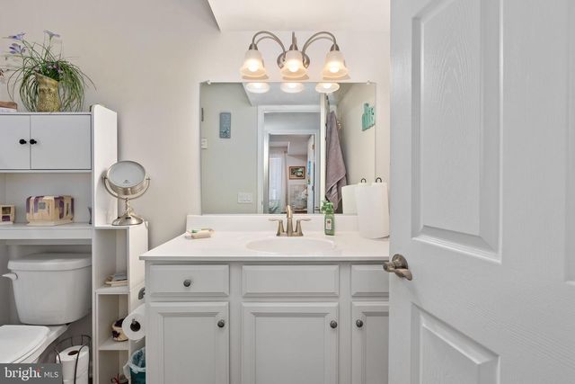 6036 AVERY POINT DR, Fredericksburg, VA 22406