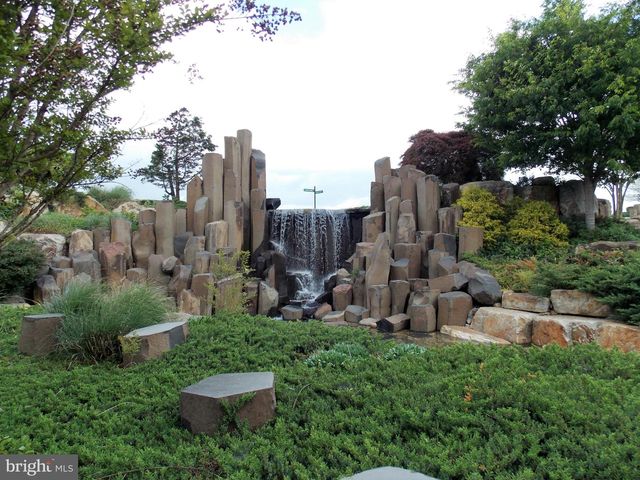 6036 AVERY POINT DR, Fredericksburg, VA 22406