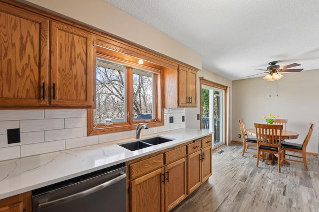 4023 Hadley Avenue N, Oakdale, MN 55128