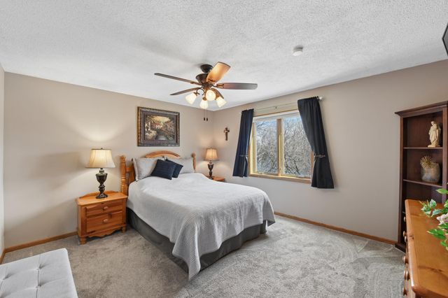 4023 Hadley Avenue N, Oakdale, MN 55128