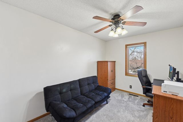 4023 Hadley Avenue N, Oakdale, MN 55128