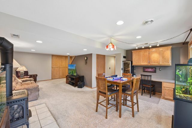 4023 Hadley Avenue N, Oakdale, MN 55128